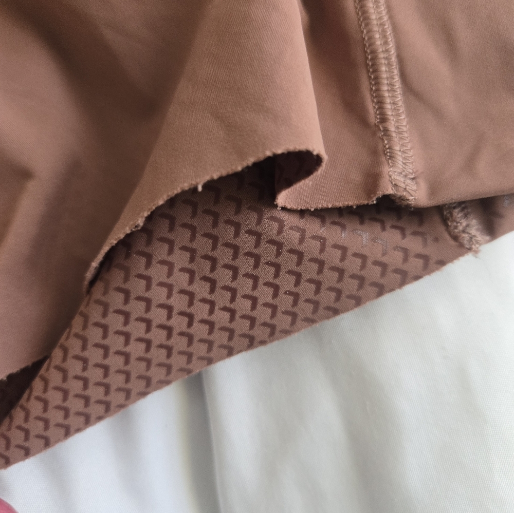 Lululemon Barrys Women's Mauve Shorts - Picture 3 of 6